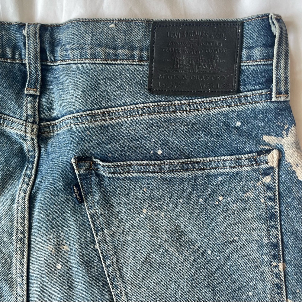 Men’s Levi's Slim Taper Jeans with DIY Paint Splatter - Picture 7 of 7